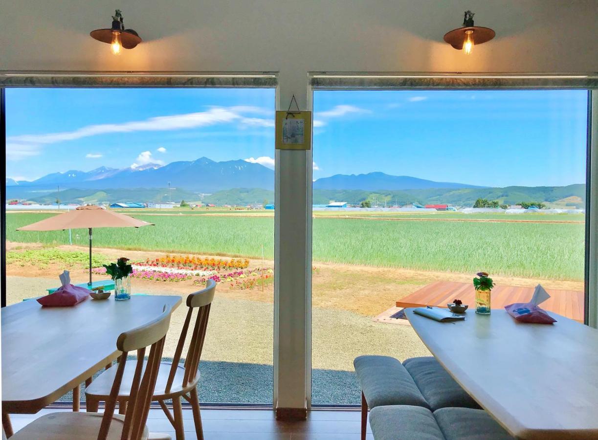 Shooting Star The Bed & Breakfast Furano Bagian luar foto