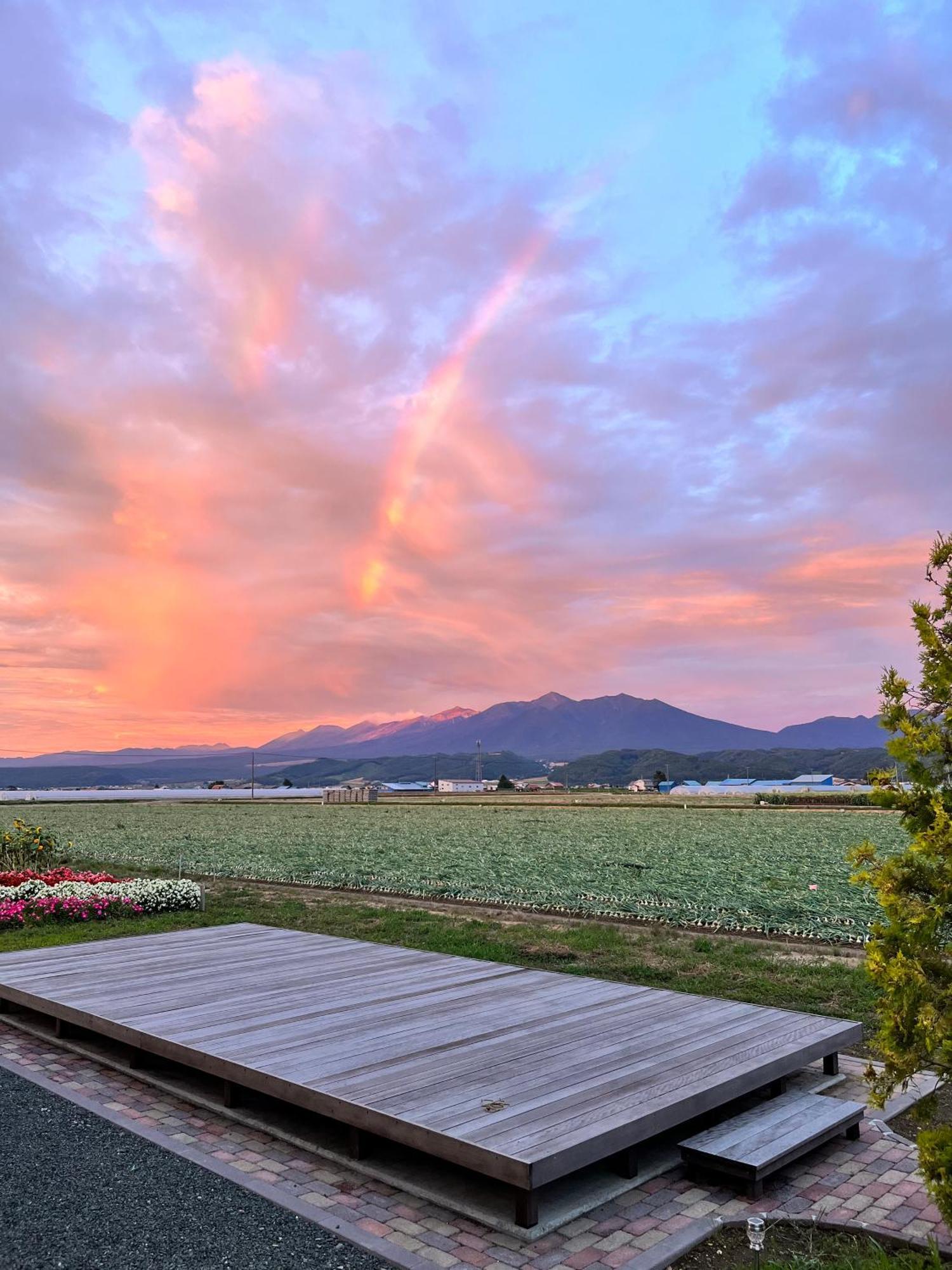 Shooting Star The Bed & Breakfast Furano Bagian luar foto