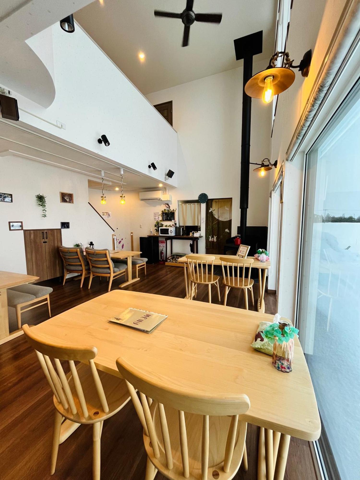 Shooting Star The Bed & Breakfast Furano Bagian luar foto